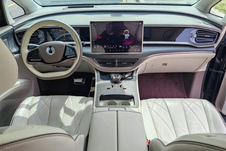 Used Denza D9 2022 DM-i 970 Four-Wheel Drive Prestige Model Interior 5