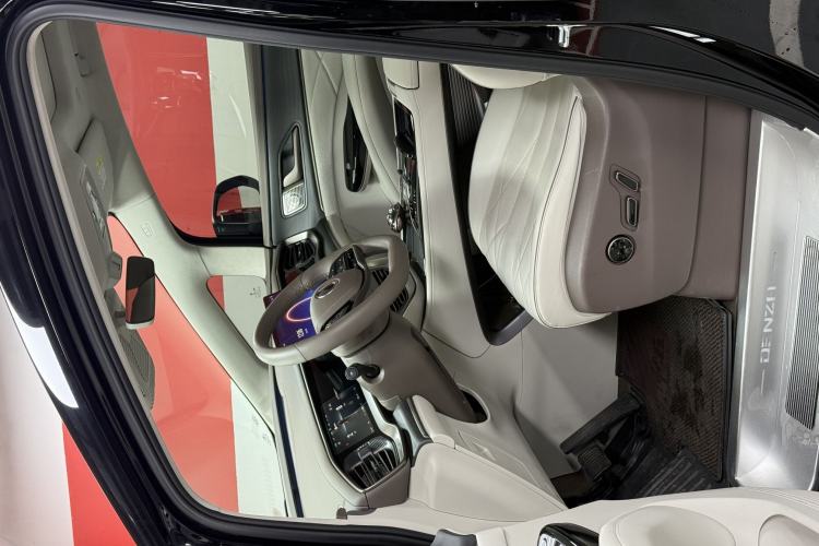 Used Denza D9 2022 DM-i 970 Four-Wheel Drive Flagship Model Interior 5
