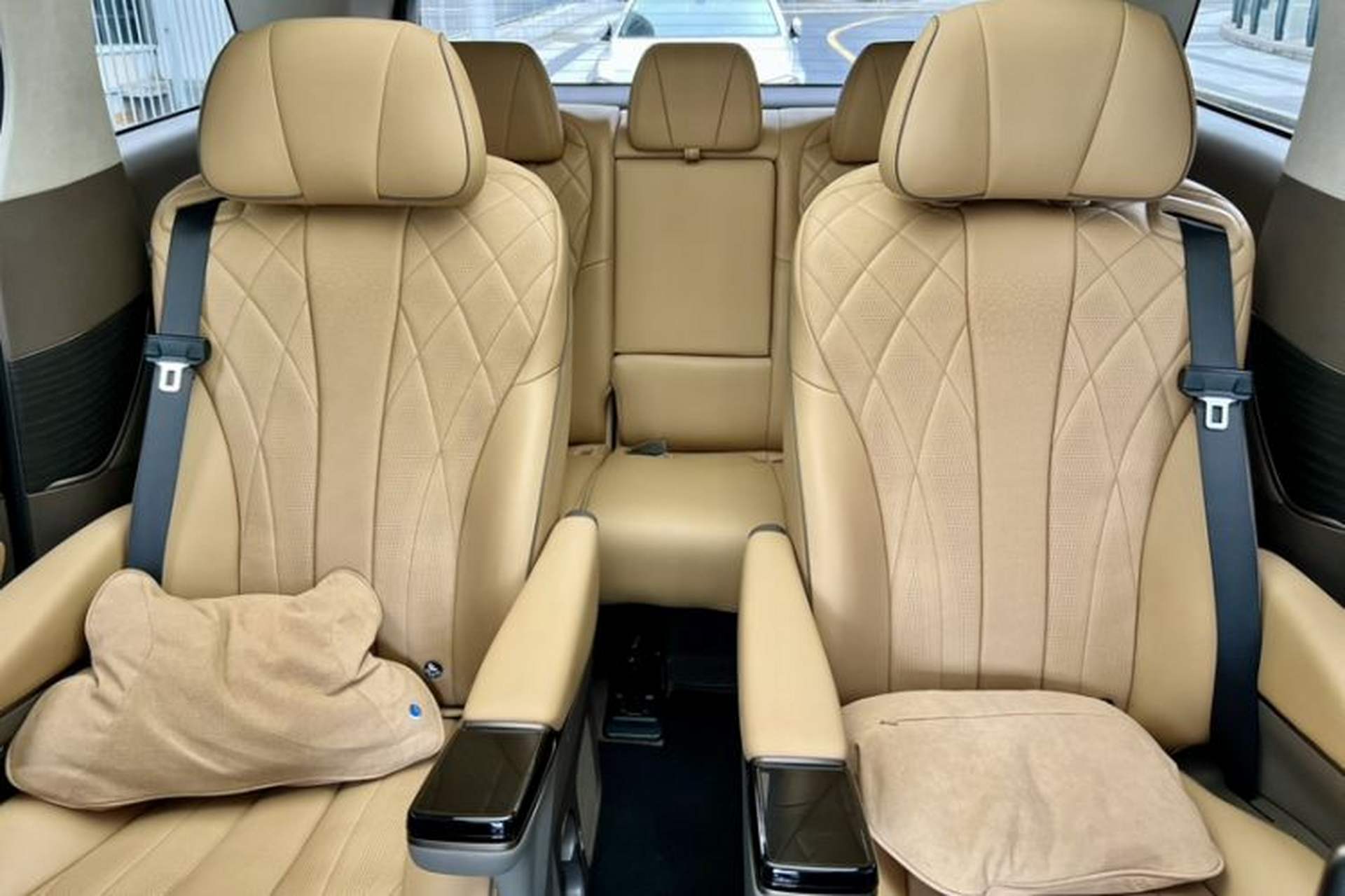 Used Denza D9 2022 EV 600 Four-Wheel Drive Flagship Model Interior 7