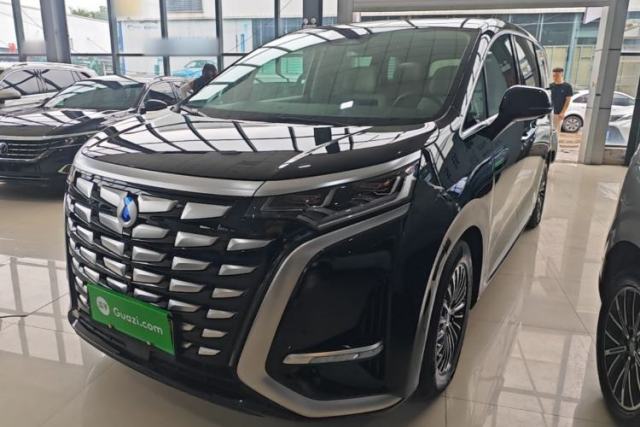 Denza D9 2022 DM-i 970 Four-Wheel Drive Flagship Model مستعملة