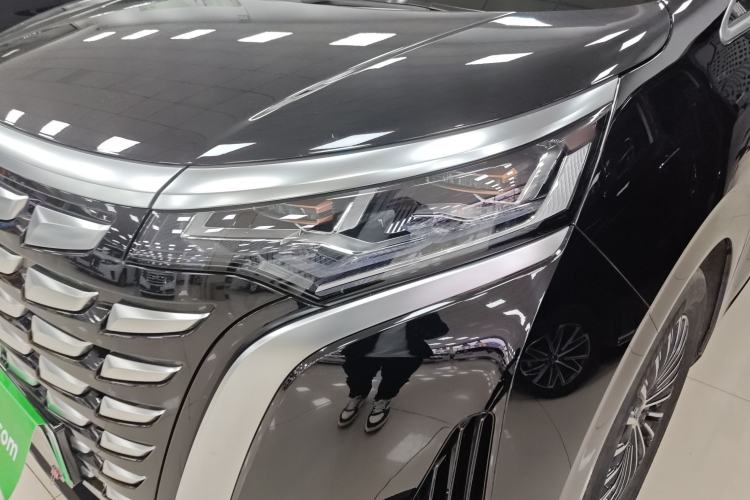 Used Denza D9 2022 DM-i 970 Four-Wheel Drive Prestige Model Left Front Headlight