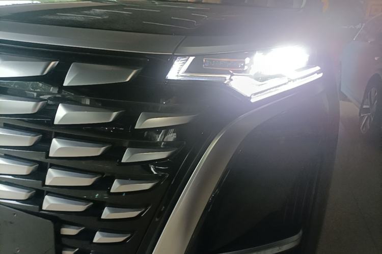 Used Denza D9 2022 DM-i 1040 Prestige Model Left Front Headlight