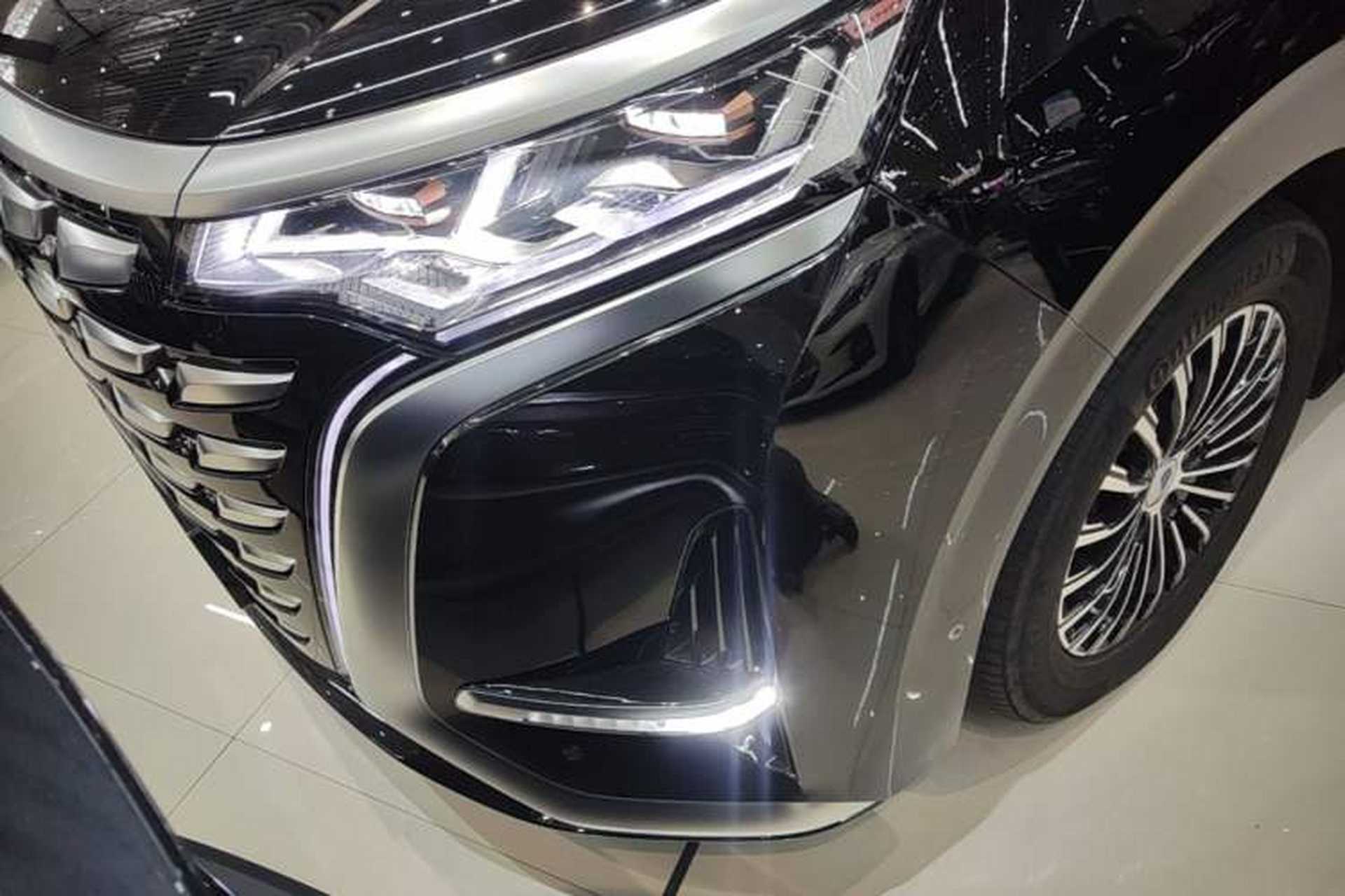 Used Denza D9 2022 DM-i 970 Four-Wheel Drive Flagship Model Left Front Headlight