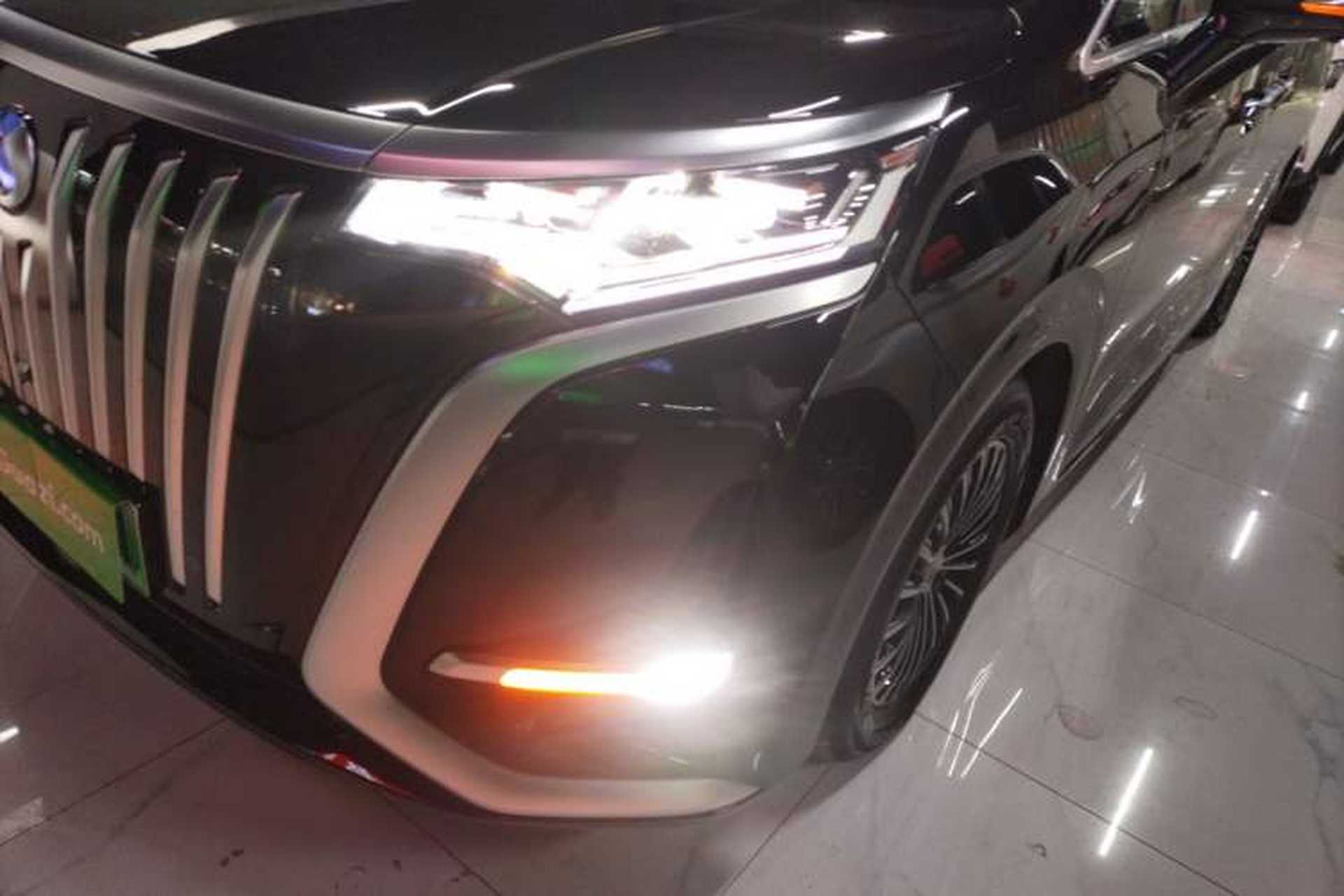 Used Denza D9 2022 EV 600 Four-Wheel Drive Prestige Model Left Front Headlight