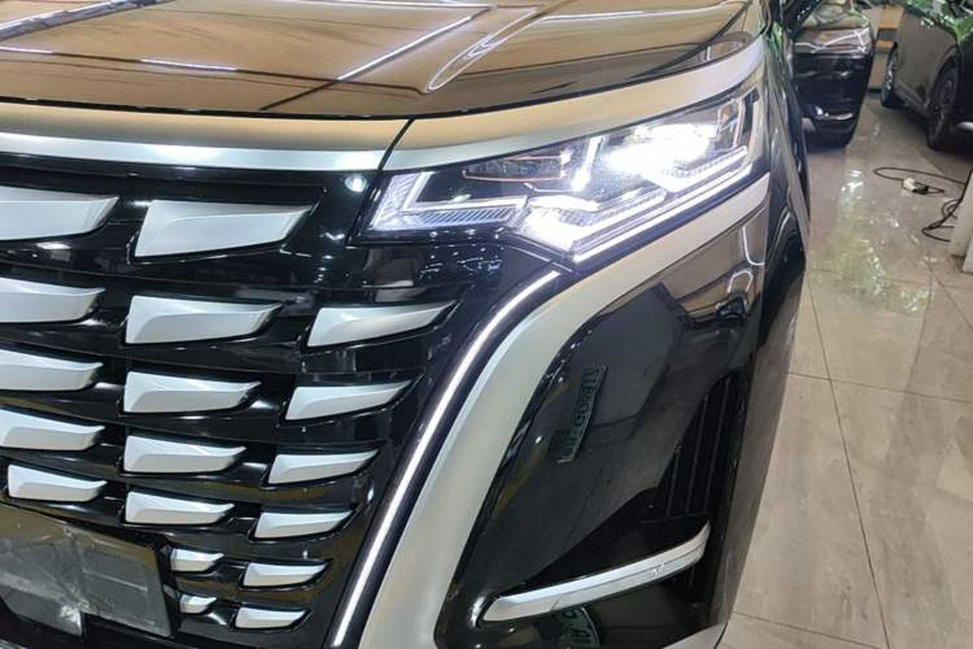 Used Denza D9 2022 DM-i 970 Four-Wheel Drive Flagship Model Left Front Headlight