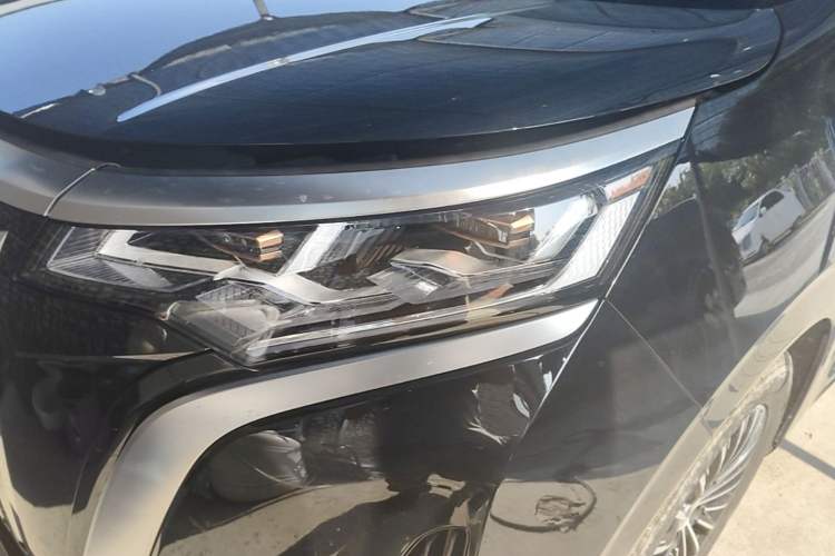 Used Denza D9 2022 EV 620 Prestige Model Left Front Headlight
