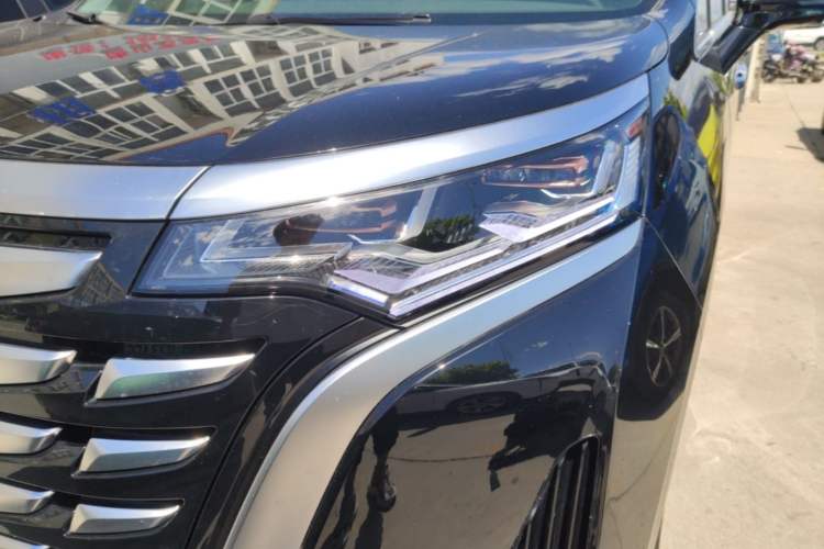 Used Denza D9 2022 DM-i 1040 Prestige Model Left Front Headlight