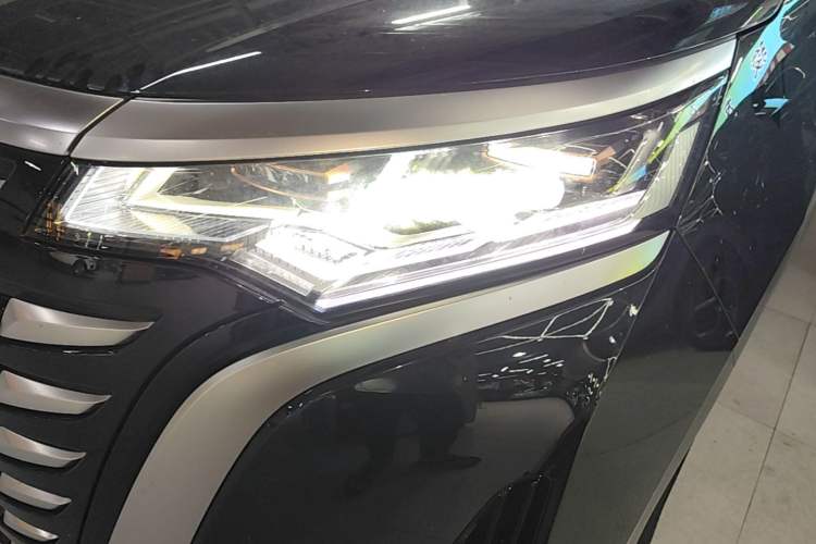 Used Denza D9 2022 DM-i 945 Luxury Model Left Front Headlight