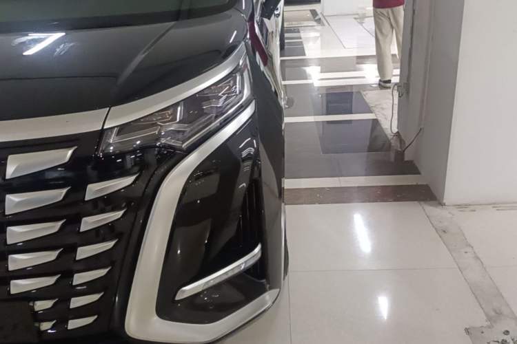 Used Denza D9 2022 DM-i 1040 Prestige Model Left Front Headlight