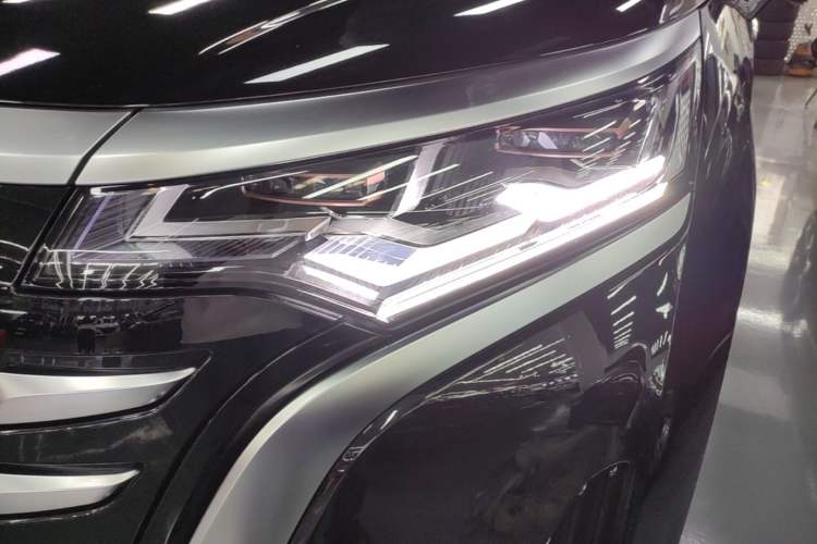 Used Denza D9 2022 DM-i 1040 Prestige Model Left Front Headlight