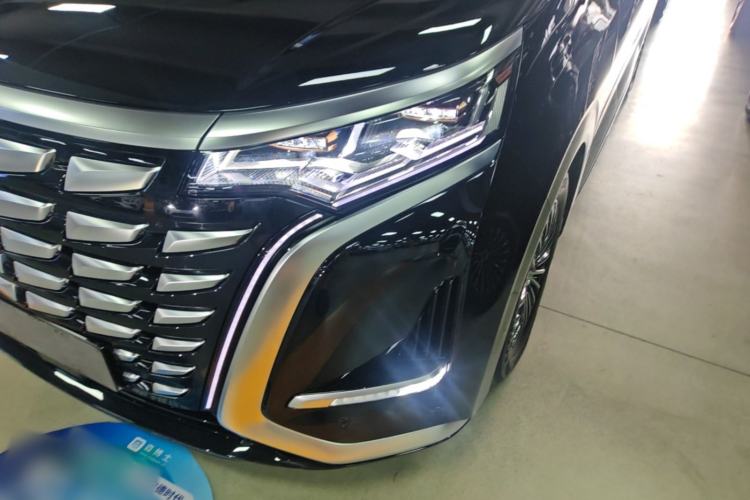 Used Denza D9 2022 DM-i 970 Four-Wheel Drive Flagship Model Left Front Headlight