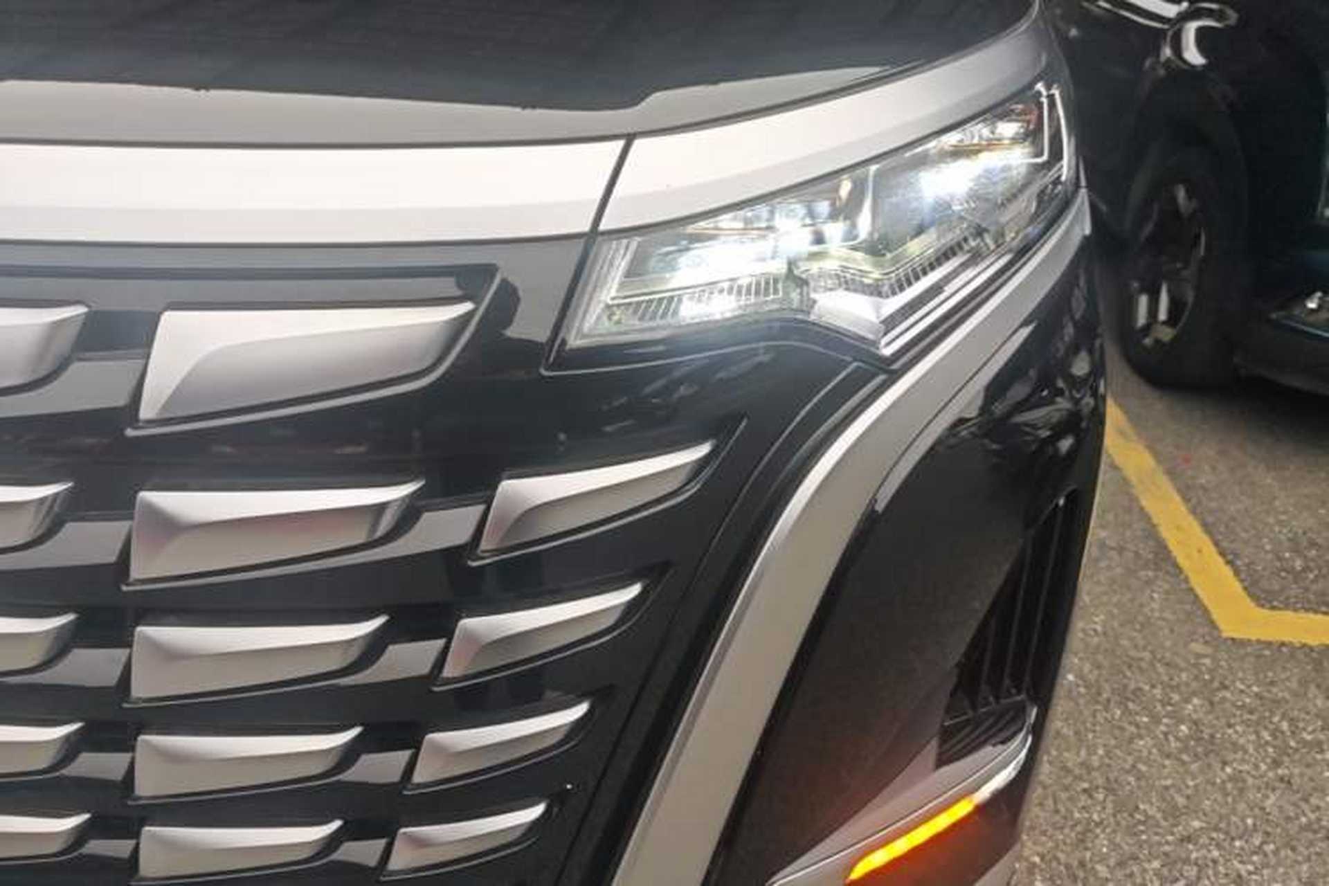 Used Denza D9 2022 DM-i 1040 Prestige Model Left Front Headlight