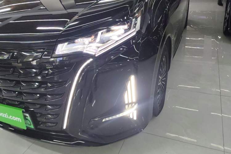 Used Denza D9 2022 DM-i 970 Four-Wheel Drive Prestige Model Left Front Headlight