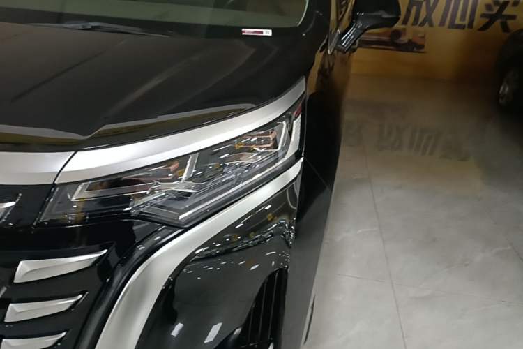 Used Denza D9 2022 DM-i 970 Four-Wheel Drive Flagship Model Left Front Headlight