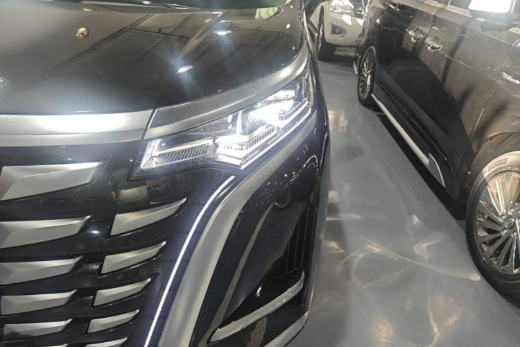Used Denza D9 2022 DM-i 970 Four-Wheel Drive Flagship Model Left Front Headlight