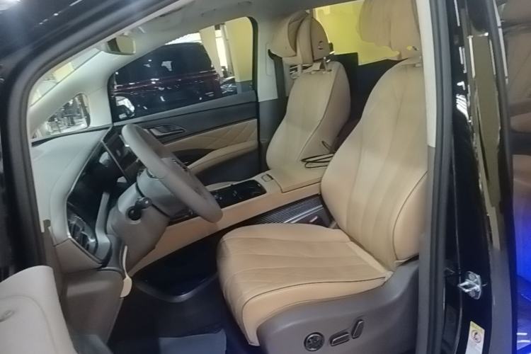 Used Denza D9 2022 DM-i 970 Four-Wheel Drive Flagship Model Left Front Seat