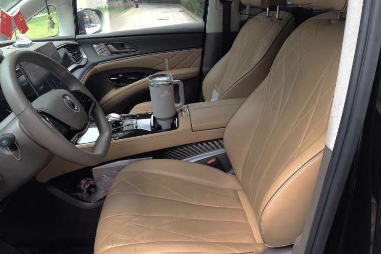 Used Denza D9 2022 DM-i 970 Four-Wheel Drive Flagship Model Left Front Seat