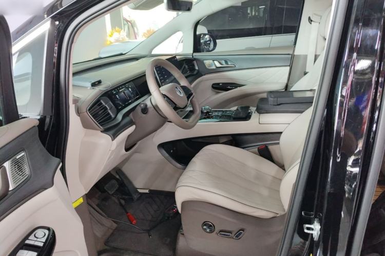 Used Denza D9 2022 DM-i 970 Four-Wheel Drive Flagship Model Left Front Seat
