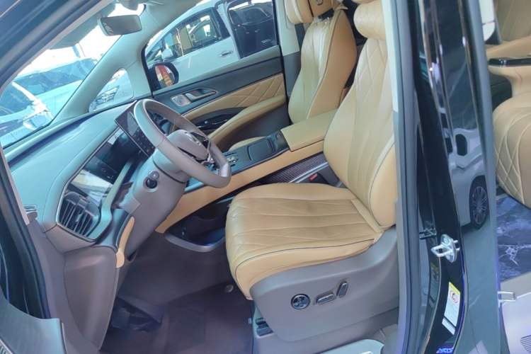 Used Denza D9 2022 DM-i 970 Four-Wheel Drive Flagship Model Left Front Seat