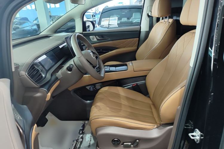 Used Denza D9 2022 DM-i 970 Four-Wheel Drive Prestige Model Left Front Seat