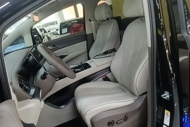 Used Denza D9 2022 DM-i 970 Four-Wheel Drive Flagship Model Left Front Seat