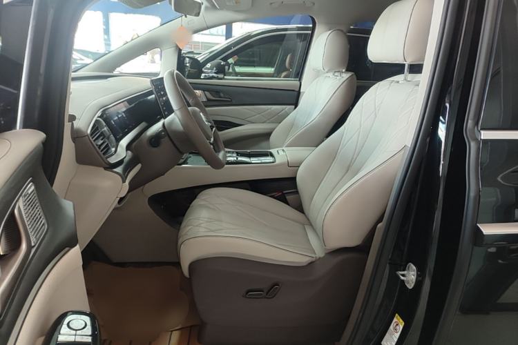Used Denza D9 2022 DM-i 945 Luxury Model Left Front Seat