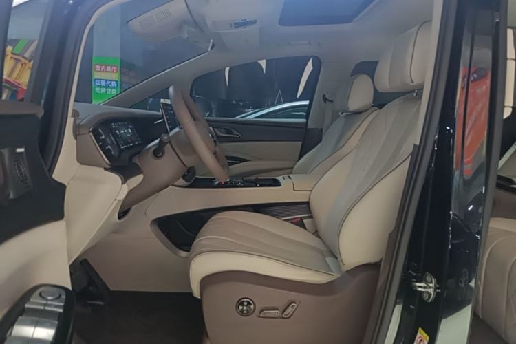 Used Denza D9 2022 DM-i 970 Four-Wheel Drive Prestige Model Left Front Seat