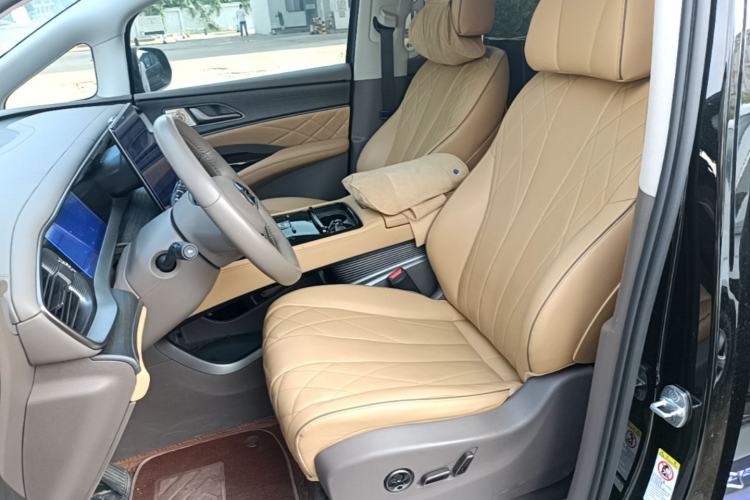Used Denza D9 2022 DM-i 970 Four-Wheel Drive Prestige Model Left Front Seat