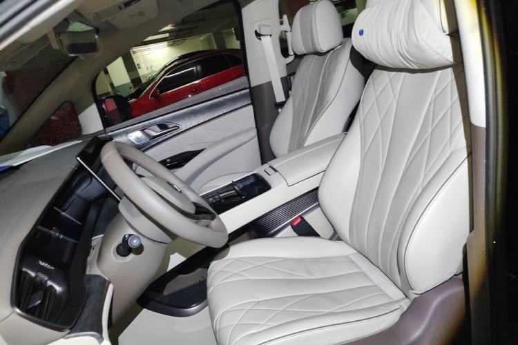 Used Denza D9 2022 DM-i 1040 Prestige Model Left Front Seat
