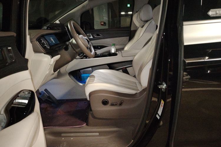 Used Denza D9 2022 DM-i 970 Four-Wheel Drive Prestige Model Left Front Seat