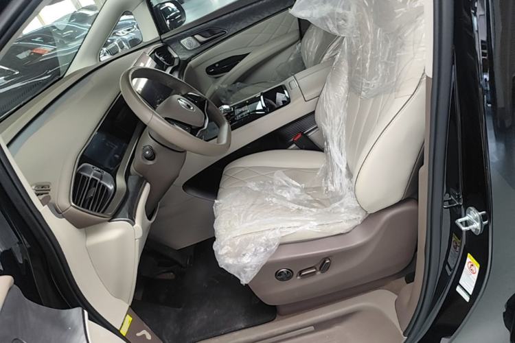 Used Denza D9 2022 DM-i 1040 Prestige Model Left Front Seat