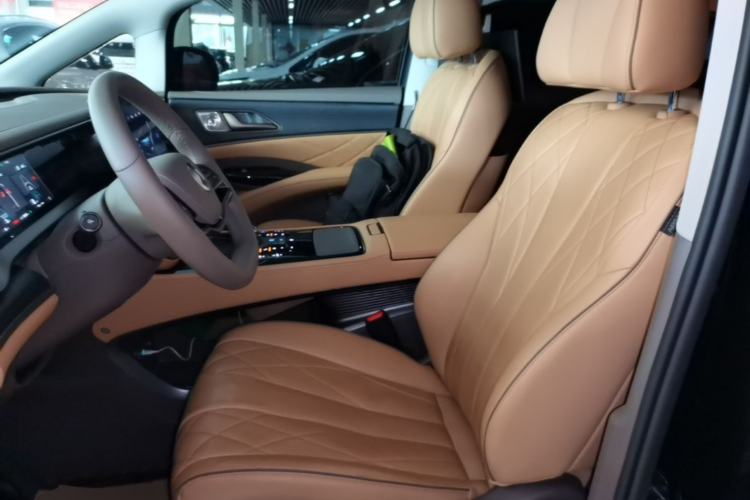 Used Denza D9 2022 DM-i 970 Four-Wheel Drive Prestige Model Left Front Seat