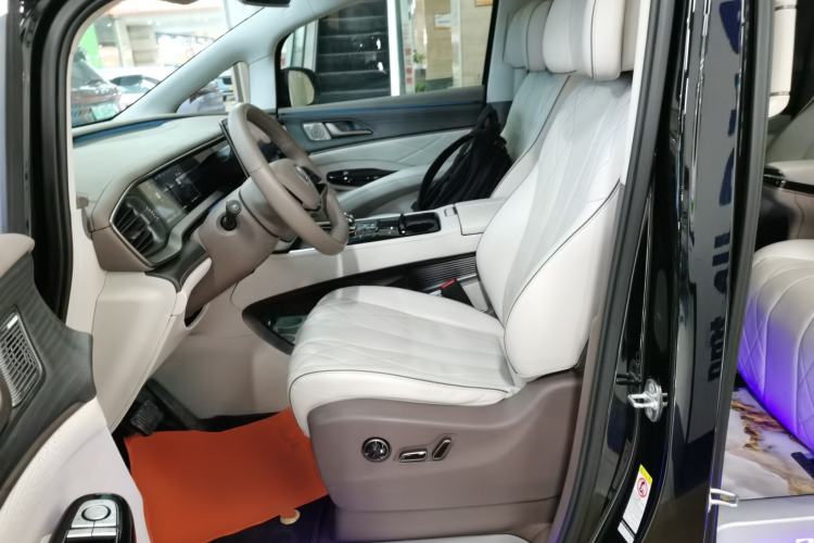 Used Denza D9 2022 DM-i 970 Four-Wheel Drive Flagship Model Left Front Seat