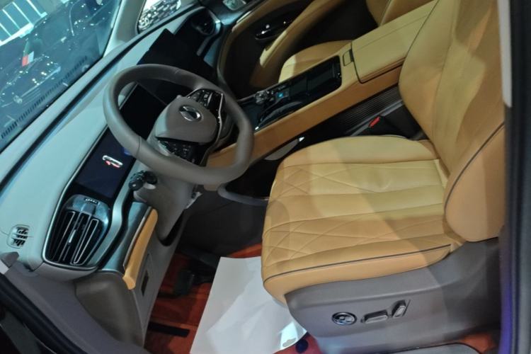 Used Denza D9 2022 DM-i 1040 Prestige Model Left Front Seat