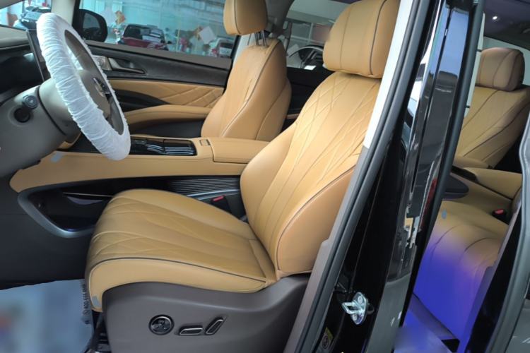 Used Denza D9 2022 DM-i 1040 Prestige Model Left Front Seat