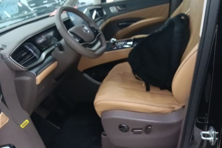 Used Denza D9 2022 DM-i 970 Four-Wheel Drive Prestige Model Left Front Seat