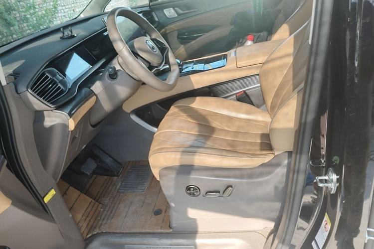 Used Denza D9 2022 EV 620 Prestige Model Left Front Seat
