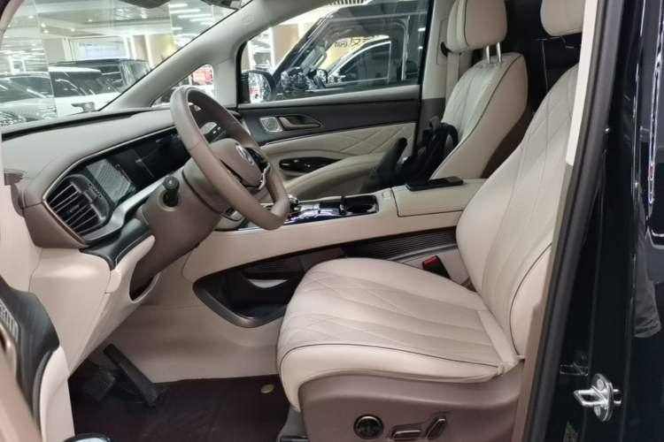 Used Denza D9 2022 DM-i 970 Four-Wheel Drive Prestige Model Left Front Seat