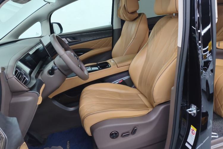 Used Denza D9 2022 DM-i 1040 Prestige Model Left Front Seat