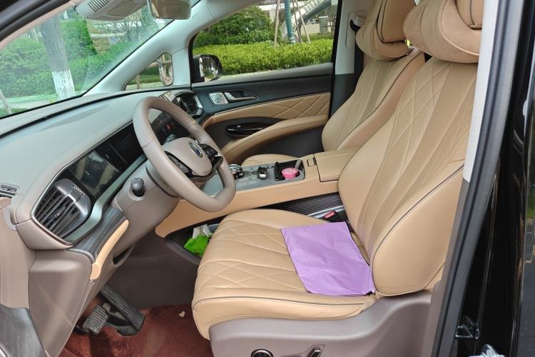 Used Denza D9 2022 DM-i 970 Four-Wheel Drive Prestige Model Left Front Seat