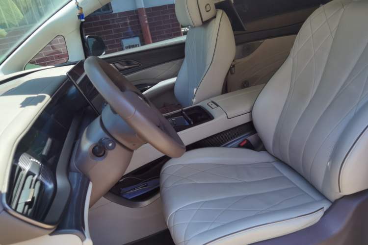 Used Denza D9 2022 DM-i 970 Four-Wheel Drive Flagship Model Left Front Seat