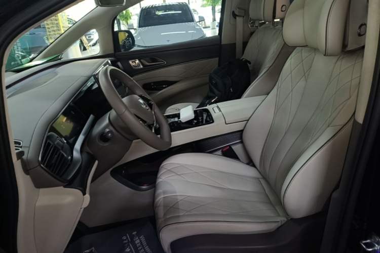 Used Denza D9 2022 DM-i 970 Four-Wheel Drive Flagship Model Left Front Seat