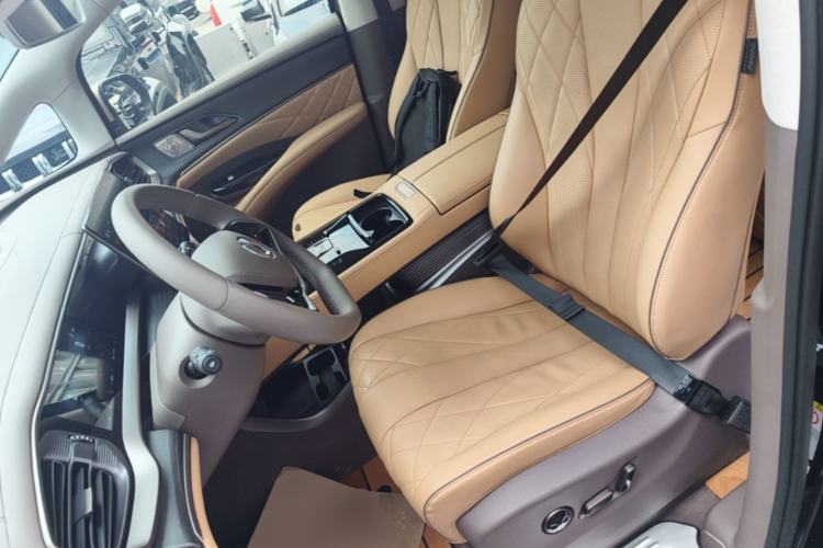 Used Denza D9 2022 DM-i 970 Four-Wheel Drive Flagship Model Left Front Seat