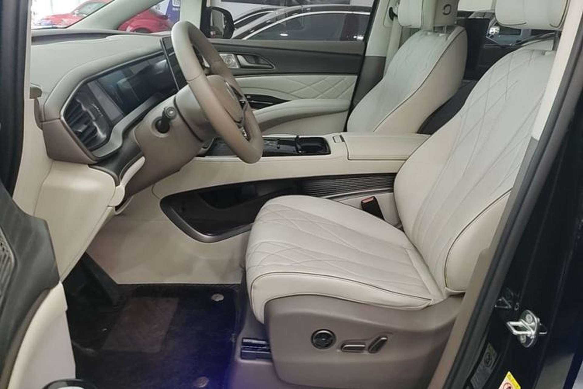 Used Denza D9 2022 DM-i 970 Four-Wheel Drive Flagship Model Left Front Seat