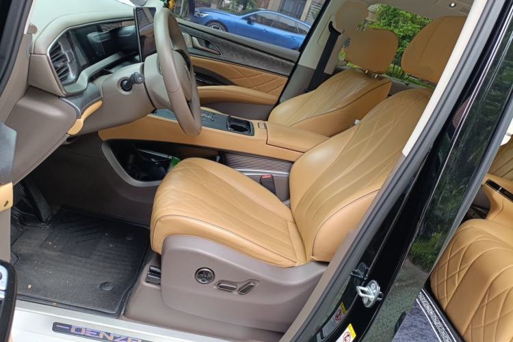 Used Denza D9 2022 DM-i 1040 Prestige Model Left Front Seat