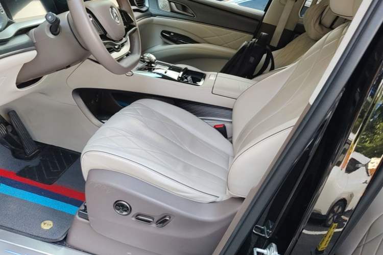 Used Denza D9 2022 DM-i 970 Four-Wheel Drive Flagship Model Left Front Seat