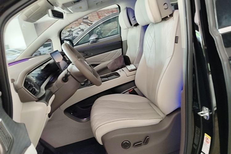 Used Denza D9 2022 EV 600 Four-Wheel Drive Flagship Model Left Front Seat