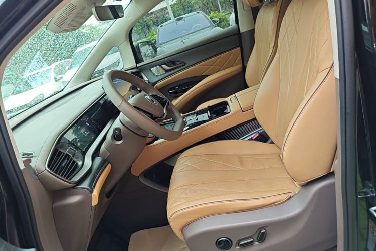 Used Denza D9 2022 DM-i 970 Four-Wheel Drive Flagship Model Left Front Seat