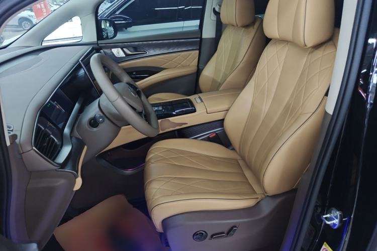 Used Denza D9 2022 DM-i 1040 Prestige Model Left Front Seat