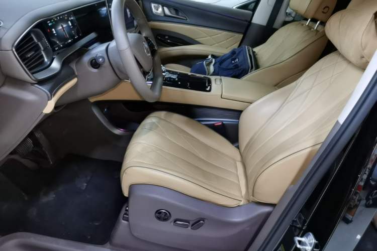 Used Denza D9 2022 DM-i 970 Four-Wheel Drive Flagship Model Left Front Seat